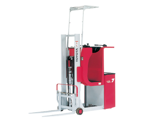 ピッキング式フォークリフト　トヨタL&F　700kg電動フォークリフト りとるランナーP